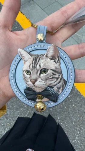 Click to view full screen Custom 3D Leather Pet Portrait Keychain Bag charm photo review