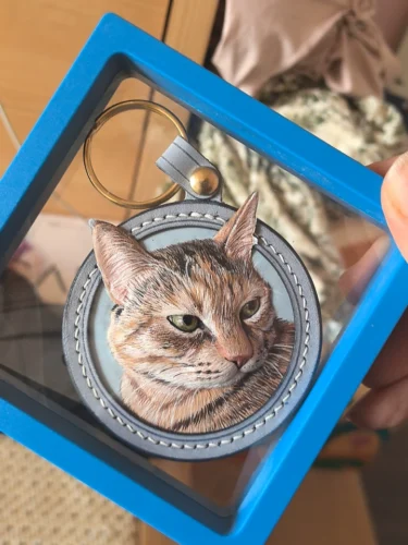 Click to view full screen Custom 3D Leather Pet Portrait Keychain Bag charm photo review